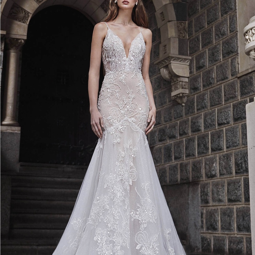 Elegant White Lace Dress